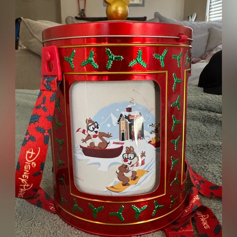 Disneyland Christmas popcorn bucket - Picture 2 of 3